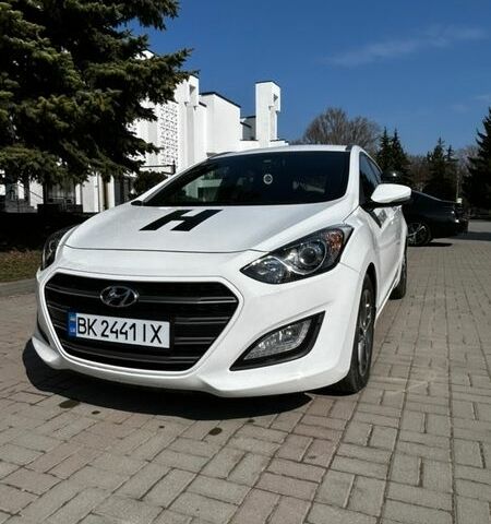 Білий Хендай i30, об'ємом двигуна 1.58 л та пробігом 208 тис. км за 9500 $, фото 1 на Automoto.ua