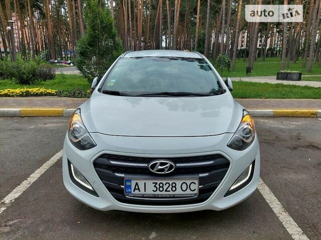 Белый Хендай i30, объемом двигателя 1.6 л и пробегом 220 тыс. км за 11200 $, фото 1 на Automoto.ua