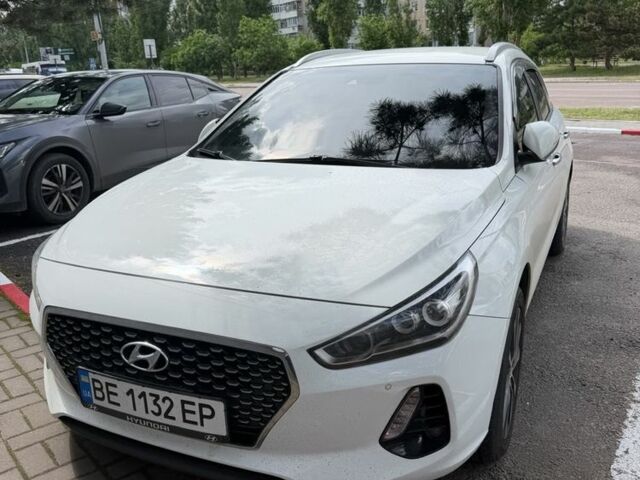 Белый Хендай i30, объемом двигателя 1.6 л и пробегом 170 тыс. км за 14199 $, фото 1 на Automoto.ua