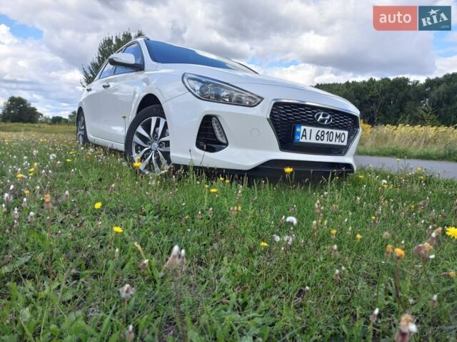 Белый Хендай i30, объемом двигателя 1.6 л и пробегом 137 тыс. км за 14400 $, фото 1 на Automoto.ua