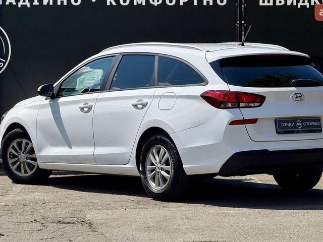 Білий Хендай i30, об'ємом двигуна 1.58 л та пробігом 213 тис. км за 9500 $, фото 1 на Automoto.ua