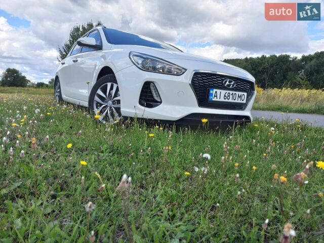 Белый Хендай i30, объемом двигателя 1.6 л и пробегом 137 тыс. км за 14400 $, фото 1 на Automoto.ua