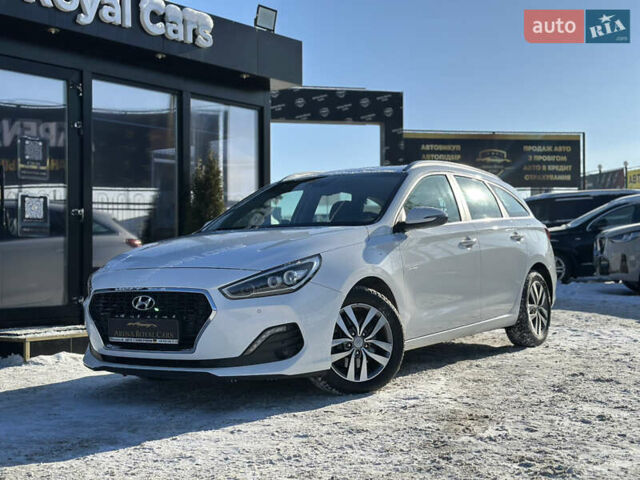 Білий Хендай i30, об'ємом двигуна 1.4 л та пробігом 54 тис. км за 15999 $, фото 1 на Automoto.ua