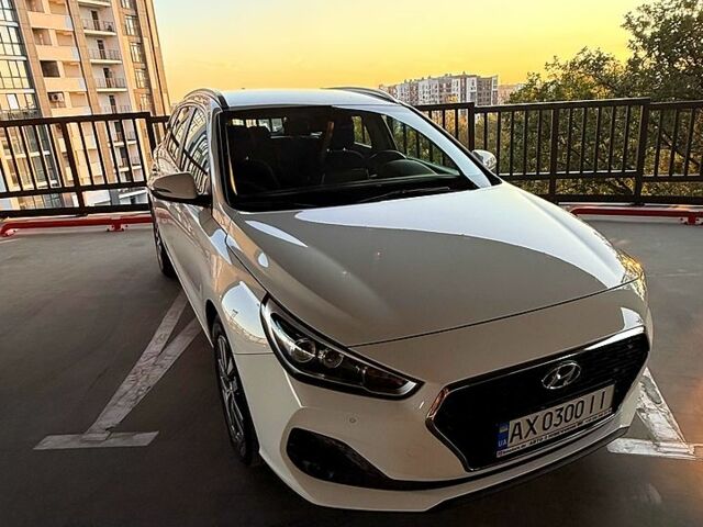 Белый Хендай i30, объемом двигателя 1.4 л и пробегом 55 тыс. км за 15200 $, фото 1 на Automoto.ua