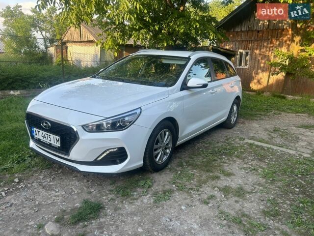Белый Хендай i30, объемом двигателя 1.6 л и пробегом 230 тыс. км за 13000 $, фото 1 на Automoto.ua