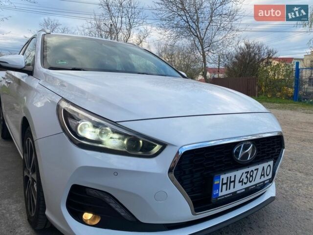 Белый Хендай i30, объемом двигателя 1.4 л и пробегом 230 тыс. км за 15300 $, фото 1 на Automoto.ua