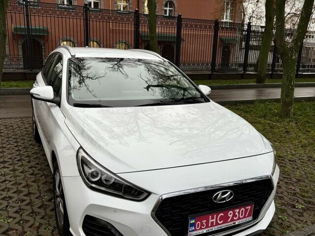 Белый Хендай i30, объемом двигателя 1.4 л и пробегом 53 тыс. км за 16000 $, фото 1 на Automoto.ua