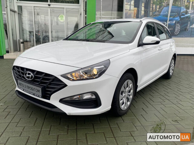 Білий Хендай i30, об'ємом двигуна 1.5 л та пробігом 27 тис. км за 15776 $, фото 1 на Automoto.ua