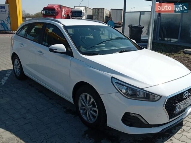 Белый Хендай i30, объемом двигателя 1.6 л и пробегом 185 тыс. км за 14800 $, фото 1 на Automoto.ua