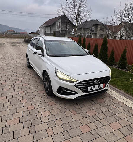 Белый Хендай i30, объемом двигателя 1.6 л и пробегом 195 тыс. км за 11499 $, фото 1 на Automoto.ua