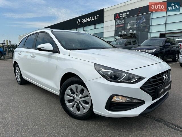 Белый Хендай i30, объемом двигателя 1.5 л и пробегом 86 тыс. км за 17500 $, фото 1 на Automoto.ua
