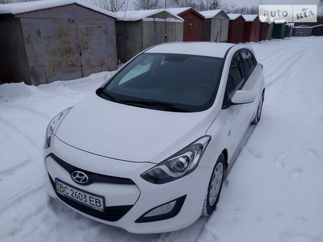 Білий Хендай i30, об'ємом двигуна 0 л та пробігом 73 тис. км за 9200 $, фото 1 на Automoto.ua