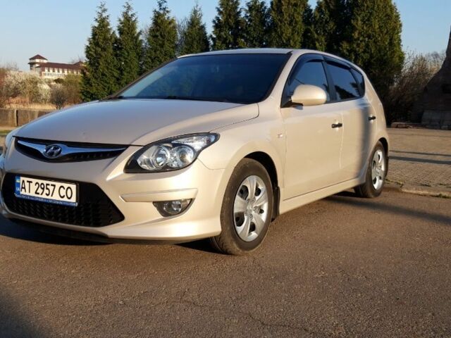 Бежевый Хендай i30, объемом двигателя 0 л и пробегом 110 тыс. км за 6800 $, фото 1 на Automoto.ua