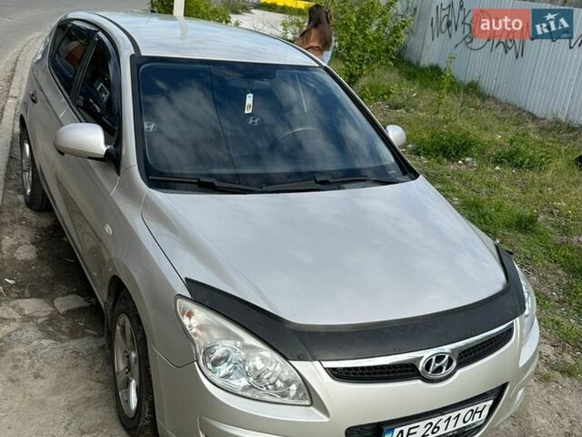 Бежевый Хендай i30, объемом двигателя 1.6 л и пробегом 237 тыс. км за 6300 $, фото 1 на Automoto.ua