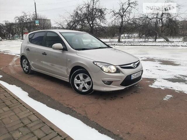 Бежевий Хендай i30, об'ємом двигуна 1.6 л та пробігом 129 тис. км за 7700 $, фото 1 на Automoto.ua