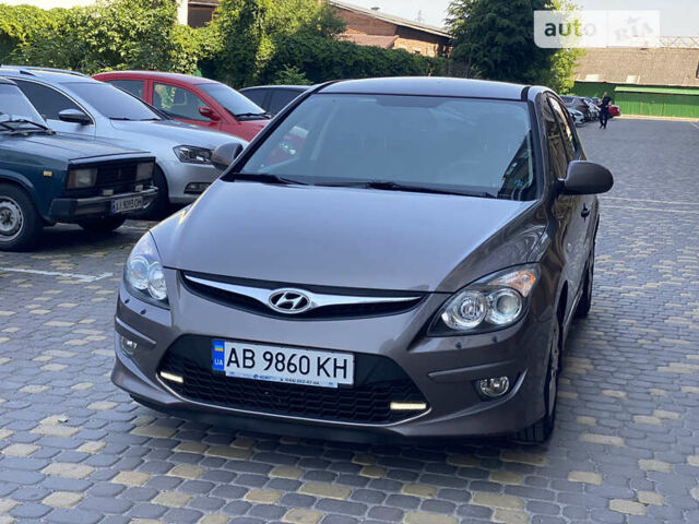 Бежевый Хендай i30, объемом двигателя 1.6 л и пробегом 146 тыс. км за 8999 $, фото 1 на Automoto.ua