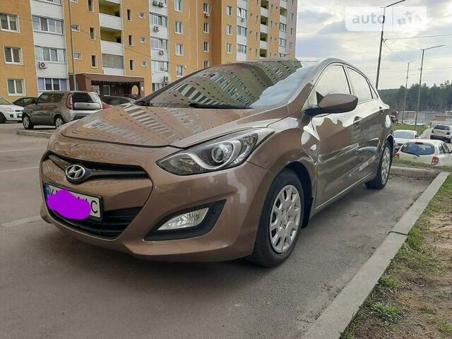 Бежевий Хендай i30, об'ємом двигуна 1.4 л та пробігом 160 тис. км за 7650 $, фото 1 на Automoto.ua