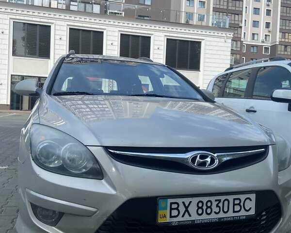 Бежевый Хендай i30, объемом двигателя 1.58 л и пробегом 358 тыс. км за 5500 $, фото 1 на Automoto.ua