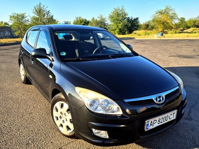 Чорний Хендай i30, об'ємом двигуна 1.4 л та пробігом 224 тис. км за 5200 $, фото 1 на Automoto.ua