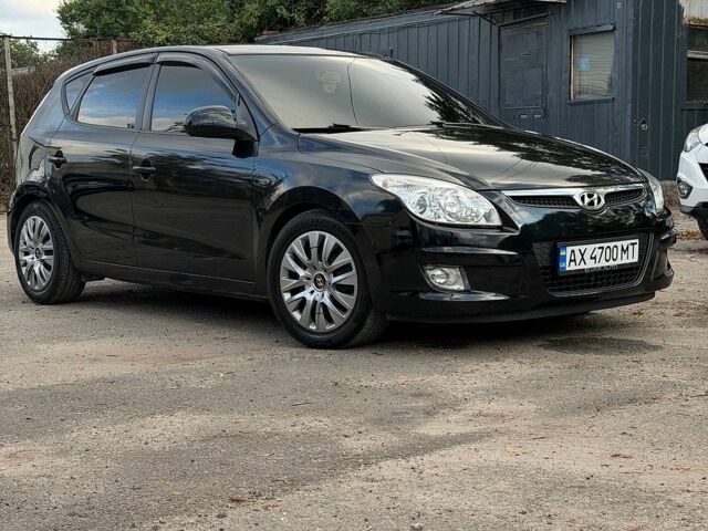 Чорний Хендай i30, об'ємом двигуна 1.6 л та пробігом 260 тис. км за 5300 $, фото 1 на Automoto.ua