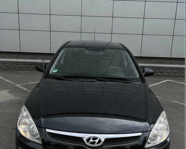 Чорний Хендай i30, об'ємом двигуна 1.6 л та пробігом 223 тис. км за 5800 $, фото 1 на Automoto.ua