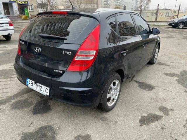 Черный Хендай i30, объемом двигателя 1.6 л и пробегом 223 тыс. км за 5600 $, фото 1 на Automoto.ua