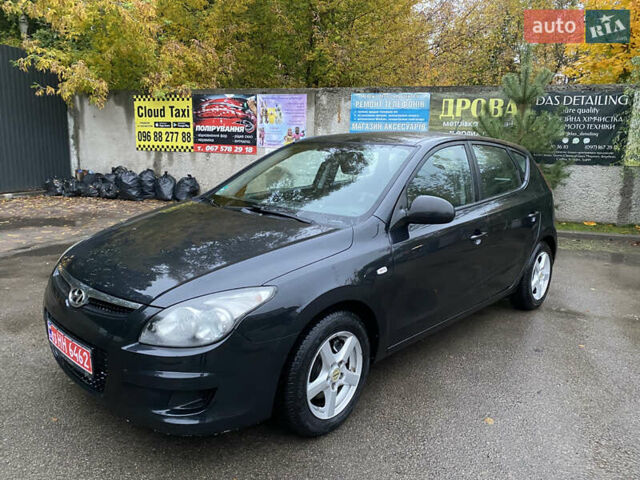 Чорний Хендай i30, об'ємом двигуна 1.4 л та пробігом 136 тис. км за 6100 $, фото 1 на Automoto.ua
