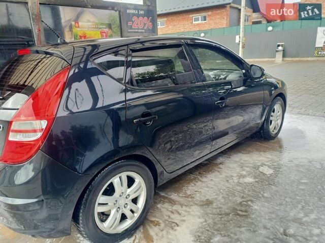 Чорний Хендай i30, об'ємом двигуна 1.59 л та пробігом 170 тис. км за 6500 $, фото 1 на Automoto.ua