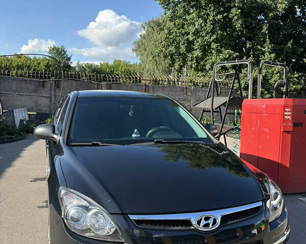 Черный Хендай i30, объемом двигателя 1.4 л и пробегом 237 тыс. км за 5000 $, фото 1 на Automoto.ua