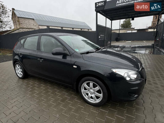 Черный Хендай i30, объемом двигателя 0 л и пробегом 122 тыс. км за 5750 $, фото 1 на Automoto.ua