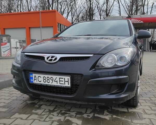 Чорний Хендай i30, об'ємом двигуна 1.6 л та пробігом 274 тис. км за 5700 $, фото 1 на Automoto.ua