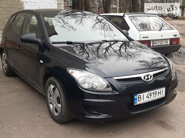 Чорний Хендай i30, об'ємом двигуна 1.4 л та пробігом 228 тис. км за 5500 $, фото 1 на Automoto.ua