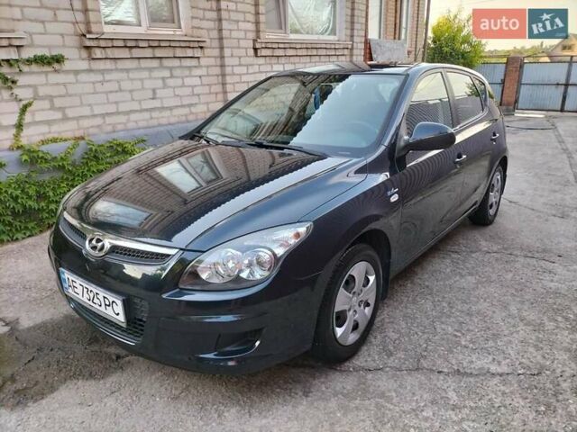 Черный Хендай i30, объемом двигателя 1.4 л и пробегом 156 тыс. км за 6500 $, фото 1 на Automoto.ua