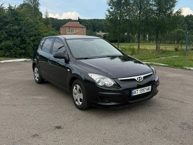 Чорний Хендай i30, об'ємом двигуна 1.4 л та пробігом 230 тис. км за 4900 $, фото 1 на Automoto.ua