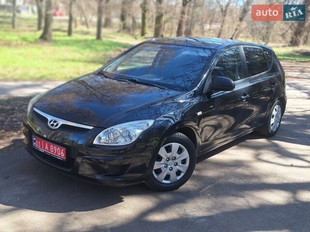 Черный Хендай i30, объемом двигателя 1.4 л и пробегом 162 тыс. км за 6300 $, фото 1 на Automoto.ua