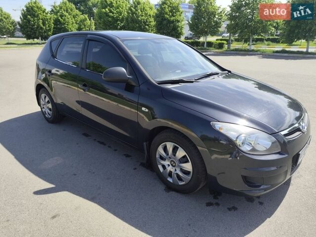Чорний Хендай i30, об'ємом двигуна 1.59 л та пробігом 275 тис. км за 6400 $, фото 1 на Automoto.ua