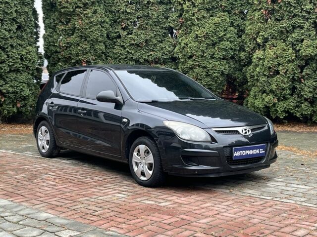 Черный Хендай i30, объемом двигателя 1.4 л и пробегом 240 тыс. км за 6000 $, фото 1 на Automoto.ua