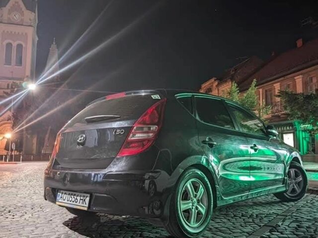 Черный Хендай i30, объемом двигателя 6 л и пробегом 11 тыс. км за 7500 $, фото 1 на Automoto.ua
