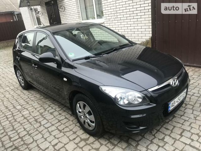 Чорний Хендай i30, об'ємом двигуна 1.4 л та пробігом 109 тис. км за 6600 $, фото 1 на Automoto.ua