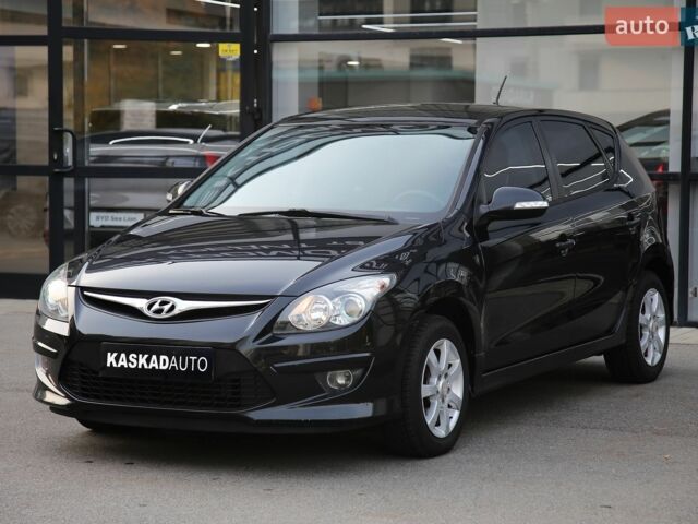 Черный Хендай i30, объемом двигателя 1.6 л и пробегом 237 тыс. км за 6900 $, фото 1 на Automoto.ua