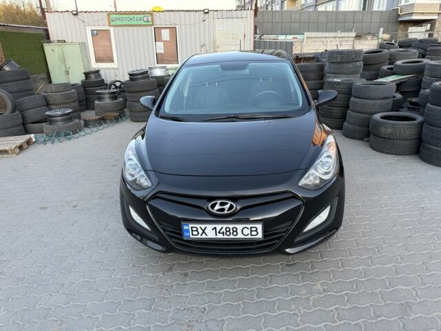 Чорний Хендай i30, об'ємом двигуна 1.4 л та пробігом 155 тис. км за 8200 $, фото 1 на Automoto.ua