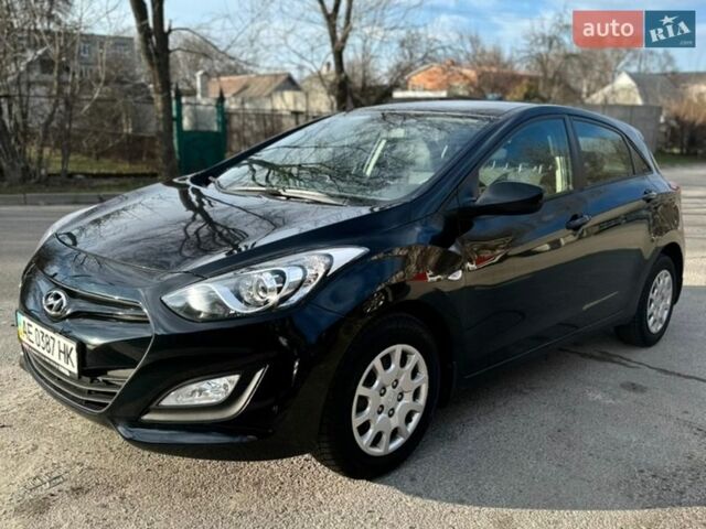Черный Хендай i30, объемом двигателя 1.4 л и пробегом 157 тыс. км за 8000 $, фото 1 на Automoto.ua