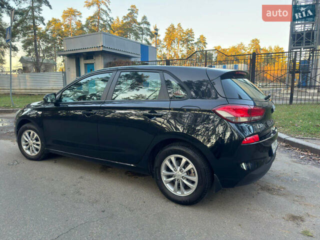 Черный Хендай i30, объемом двигателя 1.6 л и пробегом 66 тыс. км за 12800 $, фото 1 на Automoto.ua