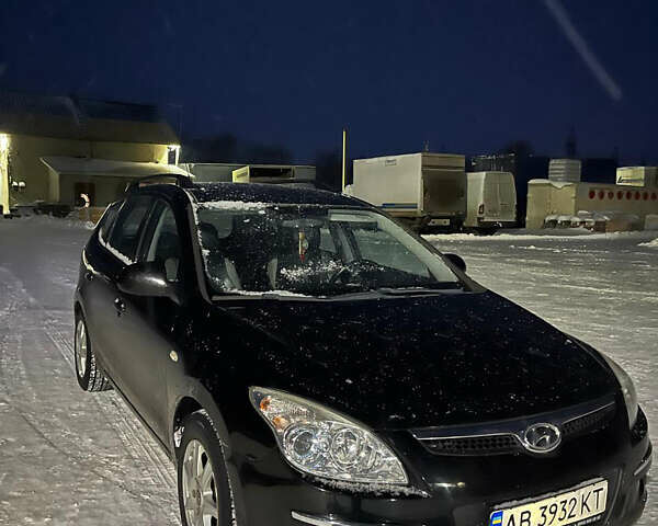 Черный Хендай i30, объемом двигателя 1.6 л и пробегом 200 тыс. км за 6500 $, фото 1 на Automoto.ua