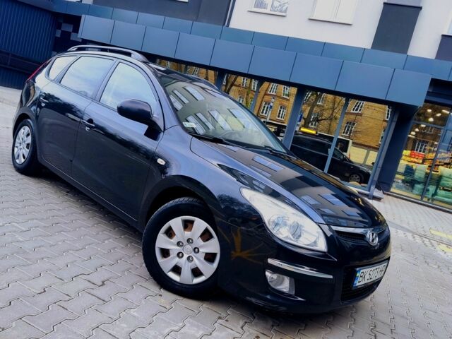 Черный Хендай i30, объемом двигателя 1.6 л и пробегом 252 тыс. км за 3750 $, фото 1 на Automoto.ua