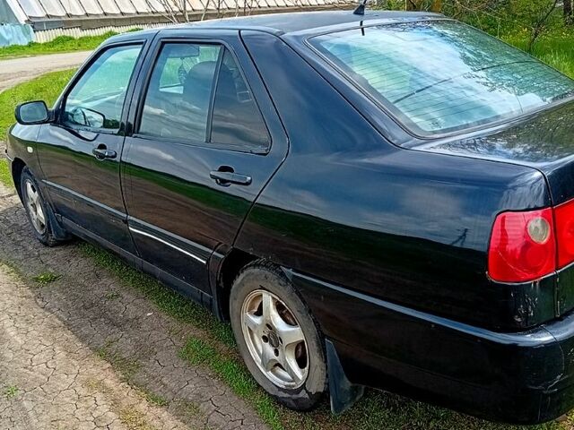 Черный Хендай i30, объемом двигателя 1.6 л и пробегом 256 тыс. км за 5700 $, фото 1 на Automoto.ua