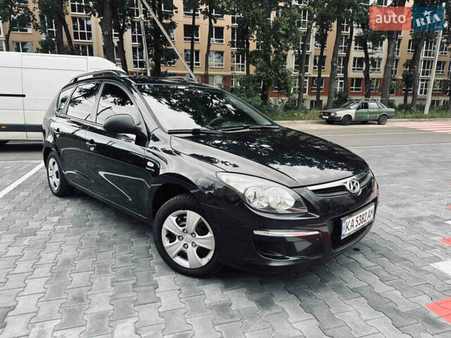 Черный Хендай i30, объемом двигателя 1.6 л и пробегом 246 тыс. км за 5850 $, фото 1 на Automoto.ua