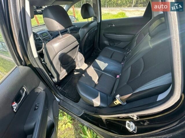 Чорний Хендай i30, об'ємом двигуна 1.6 л та пробігом 226 тис. км за 5200 $, фото 1 на Automoto.ua