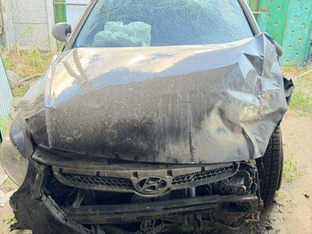 Чорний Хендай i30, об'ємом двигуна 1.6 л та пробігом 180 тис. км за 2504 $, фото 1 на Automoto.ua
