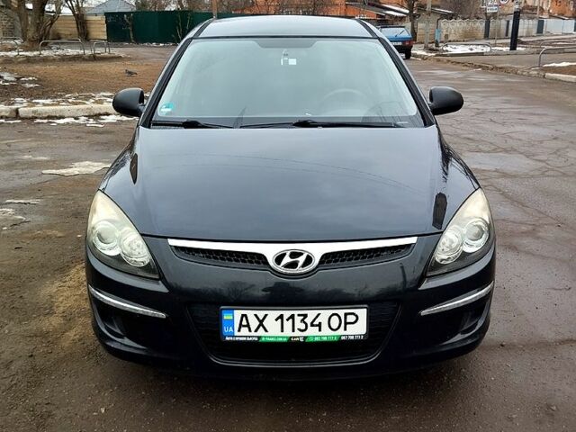 Чорний Хендай i30, об'ємом двигуна 1.4 л та пробігом 246 тис. км за 6000 $, фото 1 на Automoto.ua